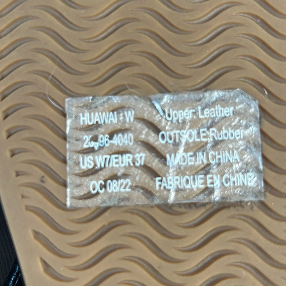 OluKai flip flops - Picture 4 of 5